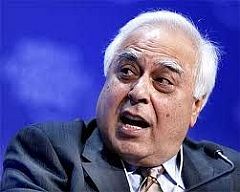 Sibal Rules Out Rollback of Engineering JEE